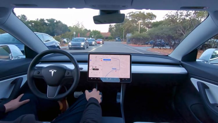 Tesla povlači više od 360.000 vozila zbog ažuriranja softvera