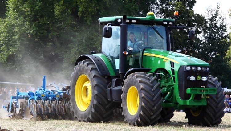 Poljoprivrednici i hakeri ujedinjeni protiv pametnih traktora