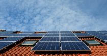 Solarni paneli na krovu kuće