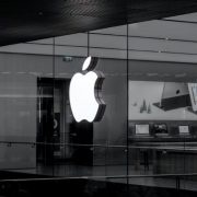 Apple smanjuje proizvodnju tableta u korist iPhone 13 telefona