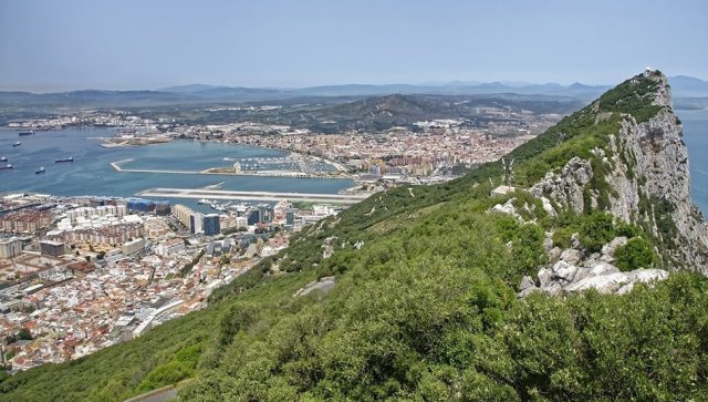 Gibraltar razmatra regulisanje trgovanja kriptovalutama