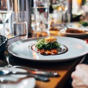 Pojedini restorani smanjuju porcije kako ne bi izgubili zaradu