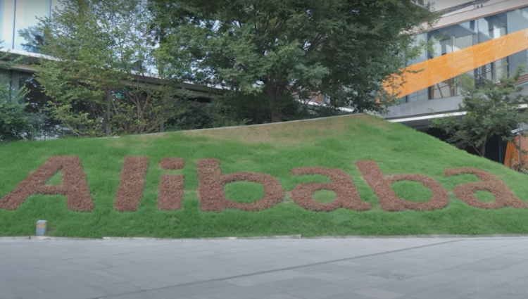 Akcije Alibabe oslabile za četiri odsto