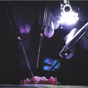 Robotski sistem STAR samostalno obavio laparoskopsku operaciju na svinjskom tkivu
