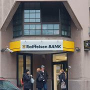 Raiffeisen banka kasni sa napuštanjem Rusije