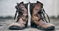 stare cipele siromaštvo socijalna pomoć zaštita