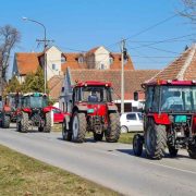 Poljoprivrednici najavili blokade traktorima u još nekim gradovima Srbije