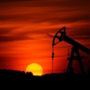 Rastu cene nafte na svetskim tržištima
