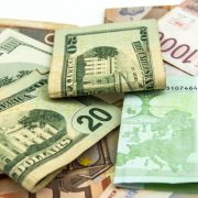 Kakve sve posledice donosi „nabildovani“ dolar po ceo svet?