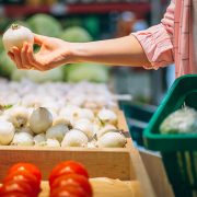 U 2023. cene porasle 12,1 odsto, povrće rekorder sa poskupljenjem od 27 odsto