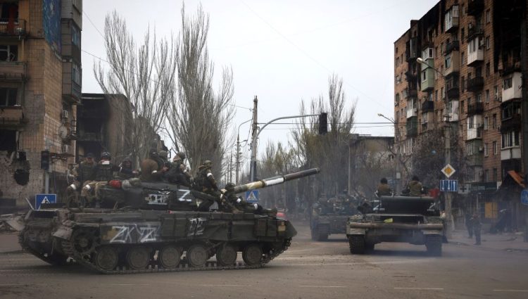 Rusija insistira na predaji ukrajinskih snaga u fabrici Azovstal