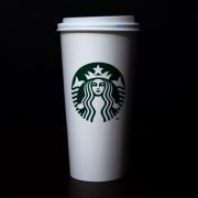 Oporavak lanca Starbucks u Kini nije nadomestio usporavanje na američkom tržištu