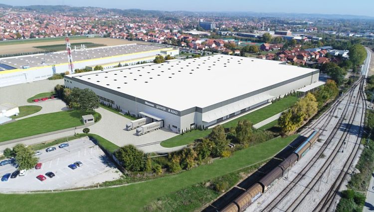 Hisense u naredne tri godine zapošljava 1.000 ljudi u fabrici u Valjevu