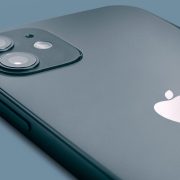 Apple negira da njihov mobilni telefon previše zrači