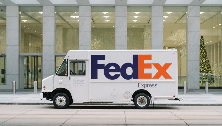 FedEx otpušta više od 10 odsto svojih službenika i direktora