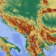 Crnogorska ekonomija beleži najveći rast, inflacija glavni problem za Makedonce