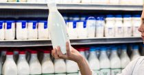 Proizvođači mleka tražiće smanjenje uvoza i minimalnu cenu od 80 dinara za litar