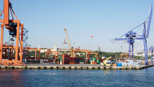 Najveća nemačka luka zbog štrajka zatvorena za velike brodove