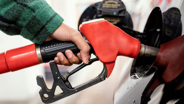 Benzin u Srbiji pojeftinio tri, a dizel dva dinara po litru
