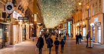 Bečlije smanjile božićnu potrošnju, na poklone u proseku 330 evra