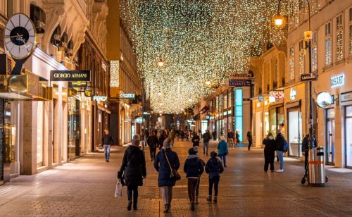 Na ulicama gužva, u radnjama pusto