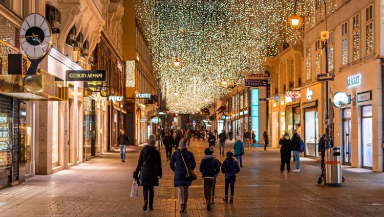 Bečlije smanjile božićnu potrošnju, na poklone u proseku 330 evra
