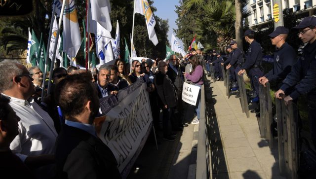 Štrajk hiljade radnika na Kipru zbog plata