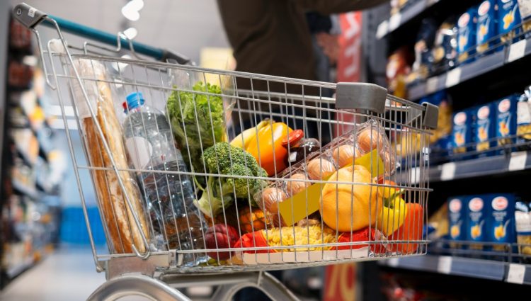 Maloprodaje i proizvođači prehrambenih dobara najavljuju dalji rast cena namirnica
