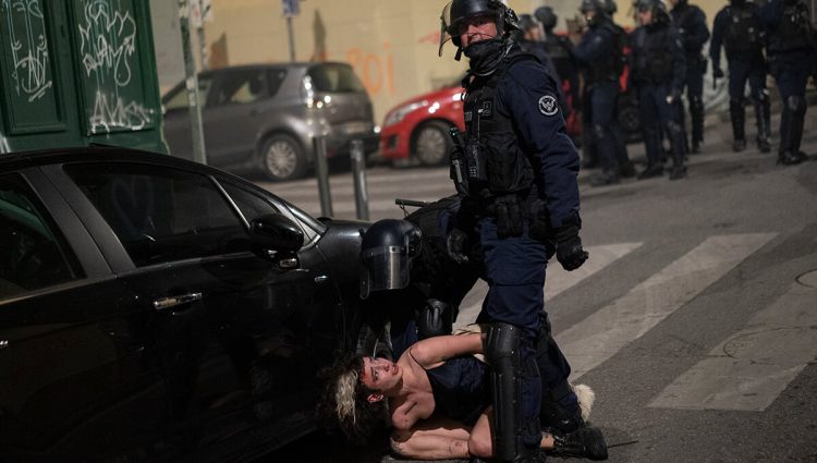 Hapšenja demonstranata u Francuskoj