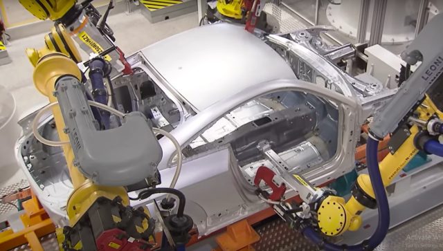 U svetskoj auto-industriji zaposleno oko milion robota