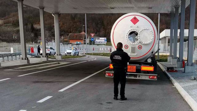 Kamioni između Srbije i Severne Makedonije od danas se vagaju samo jednom
