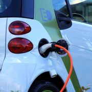 Evropska komisija oštro protiv kineskih jeftinih električnih automobila
