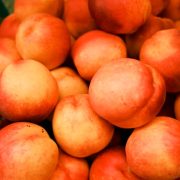 Voće koje je iz EU vraćeno zbog pesticida može da se nađe na domaćem tržištu