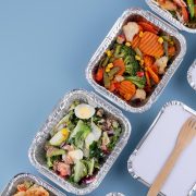 Prekomerna upotreba plastične ambalaže za prerađenu hranu