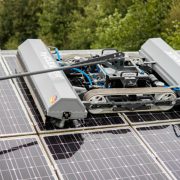 Nova usluga na domaćem tržištu: Robot čisti solarne panele