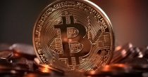 Bitcoin ETF opcije privukle dve milijarde dolara prvog dana bitcoin-2007769_1920