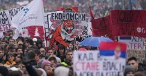 Privrednike brine loša poslovna klima, zbog političke krize “pod ručnom” i strane investicije i potrošnja Privrednike brine loša poslovna klima, zbog političke krize “pod ručnom” i strane investicije i potrošnja