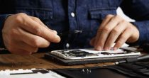 Inflacija uticala na servisere komunikacione opreme, ali im nije poremetila dobit u 2023. servis, mobilni telefon