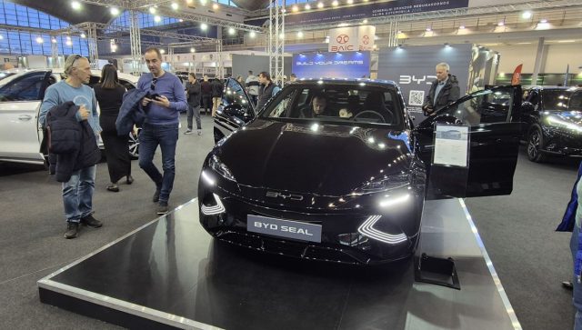 Sniženje cena automobila dovelo do pada akcija BYD-a