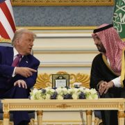 Tramp započeo posetu Persijskom zalivu u Saudijskoj Arabiji