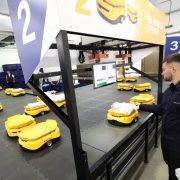 Roboti sortiraju pošiljke u poštansko-logističkom centru u Nišu