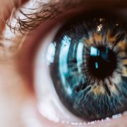 Startap za razvoj kontaktnih sočiva sa noćnim vidom prikupio 250 miliona dolara