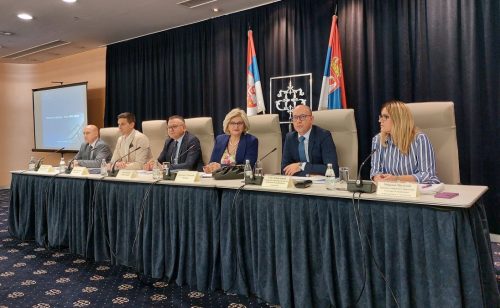 NBS izmenila propise da bi menjačnice lakše dolazile do deviza, tržište stabilno