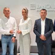 Banca Intesa investirala u obveznice kompanije Bexexpress