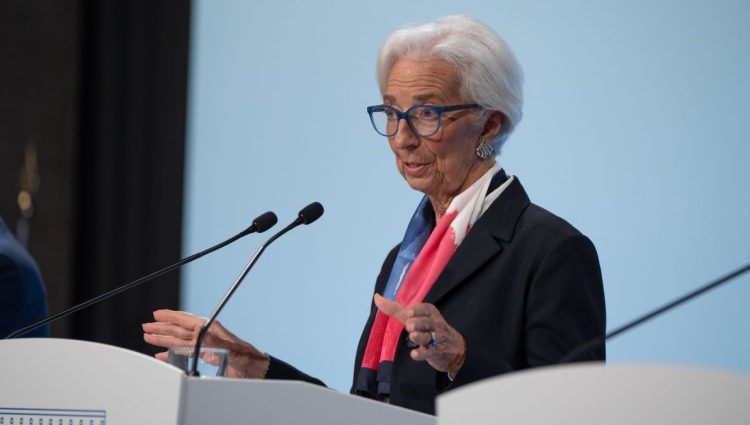 ECB ne menja kamatne stope ni na trećem uzastopnom sastanku