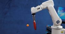 SoftBank kupuje robotski sektor ABB-a za 5,4 milijarde dolara robot sotni tenis Reuters
