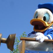 Paja Patak menja svoj automobil na benzin za električni