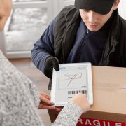 Brojne pritužbe na rad kurirskih službi u Srbiji – Ko štiti građane?