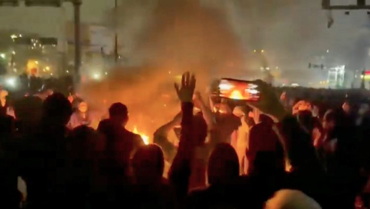 Stotine mrtvih i hiljade uhapšenih demonstranata u Iranu, internet isključen