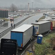 Blokade graničnih prelaza dodatni udar za poljuljanu srpsku privredu